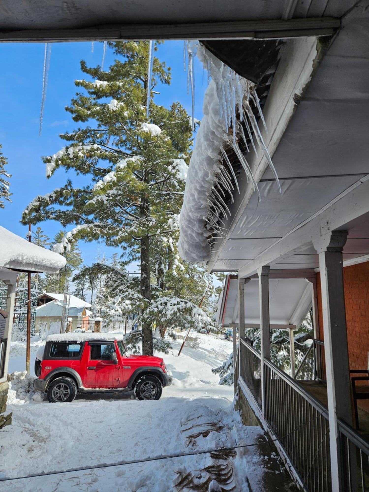 Everest Guest House Gulmarg Exterior photo